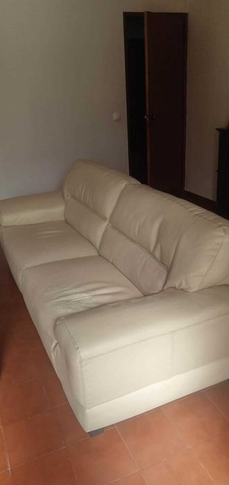 Sofa em pele de 3 lugars