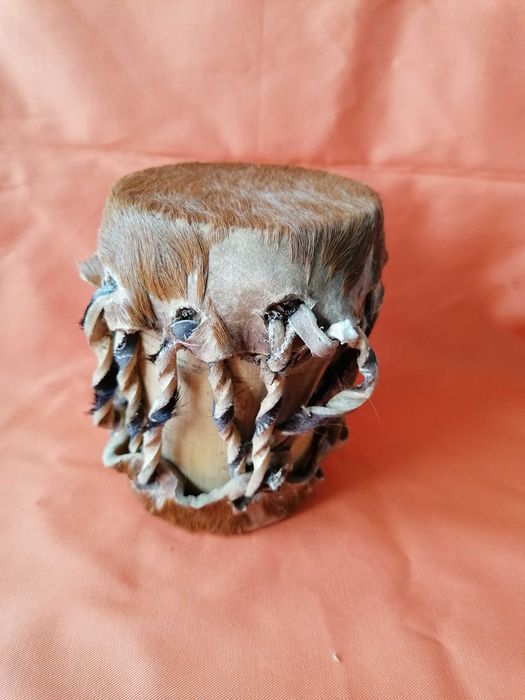 Oryginalny afrykański instrument grzechotka