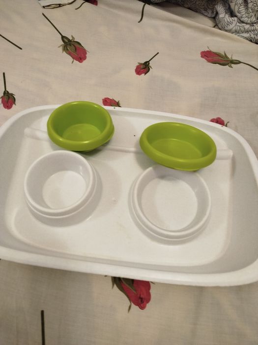 Кормушка для маленькой собаки или кота