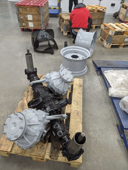 Комплект ПЕРЕДНІЙ МІСТ МТЗ 82 Передний Мост мТз 80/82/892 + Колеса