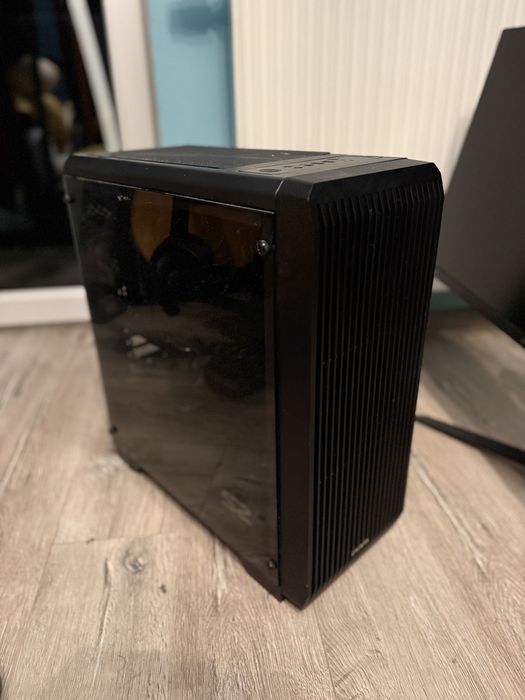 Komputer gamingowy ryzen 5600 rx6700xt 16gb ram Nvme 512gb