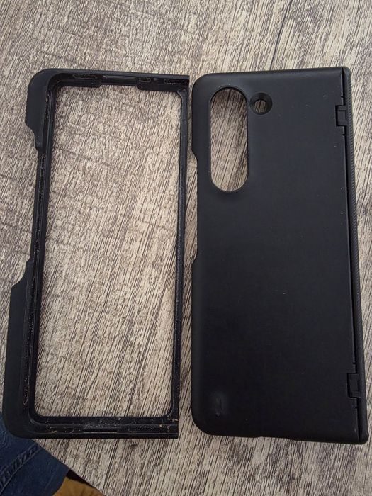 Capa Spigen Z Fold 5 com Caneta