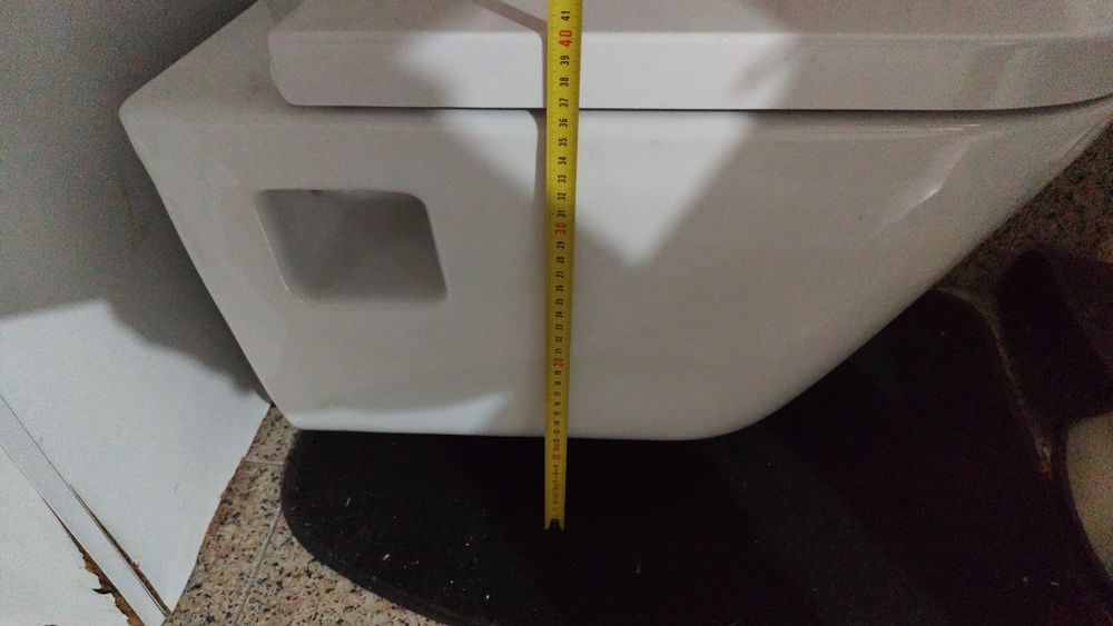 Sanita suspensa Roca