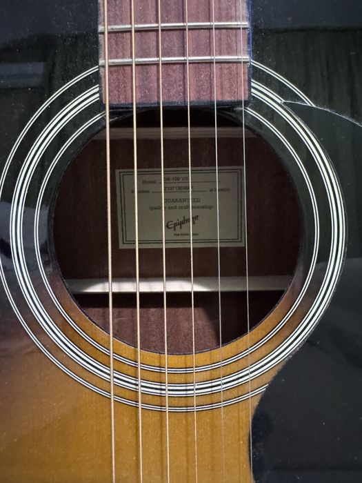 Гитара нова Epiphone
