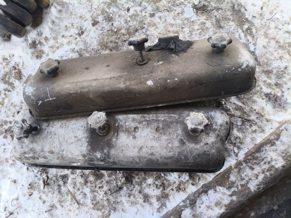 Клапанні кришки на двигун ЯМЗ 236.