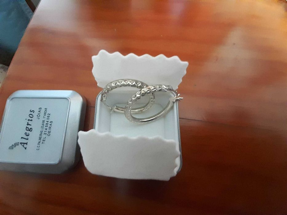 Argolas em prata contrastada, Novas