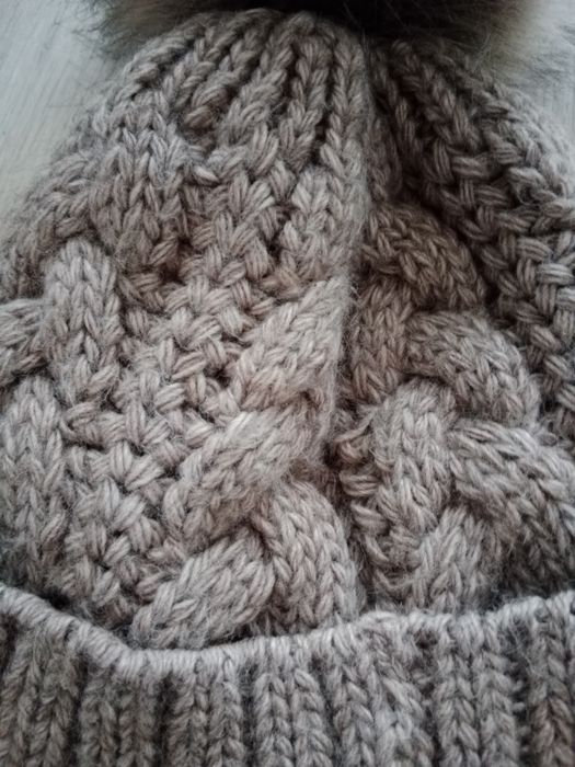 Zimowa czapka z pomponem