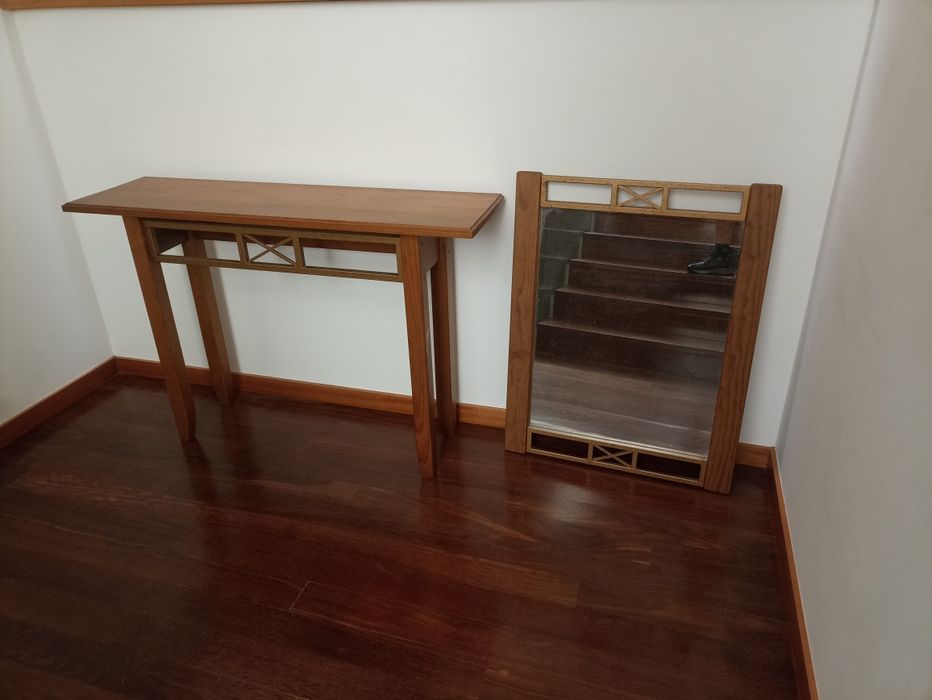 Conjunto mesa e espelho