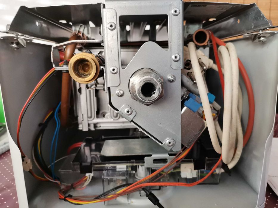 Esquentador Junkers Hydro 4600 F  NOVO – 10L – c/ caixa e manual