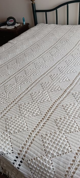 Colcha de renda artesanal
