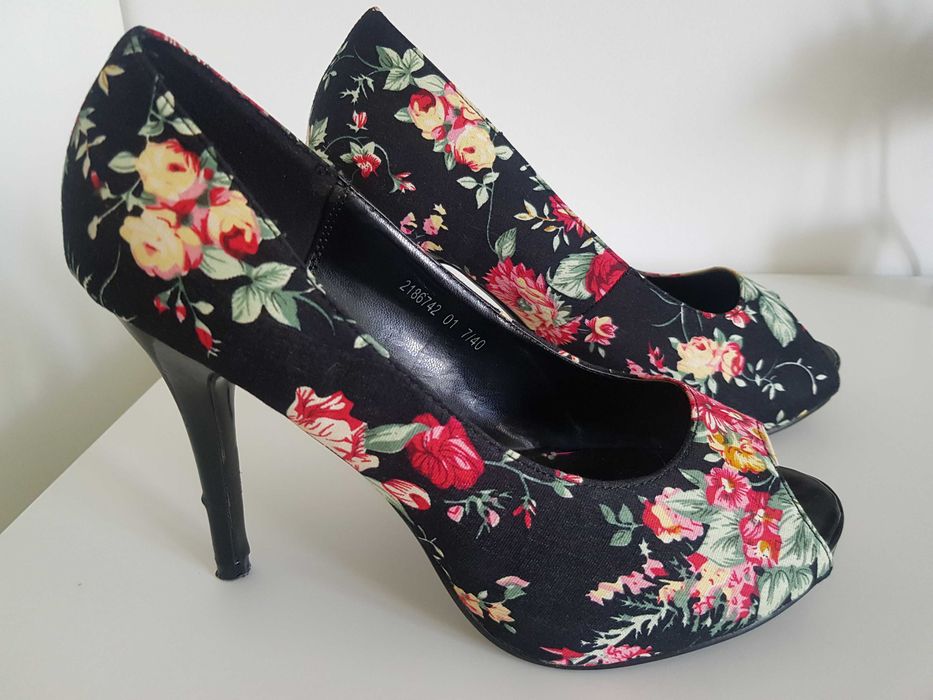 imprezowe szpilki w kwiaty  rozmiar 40 (7) New Look