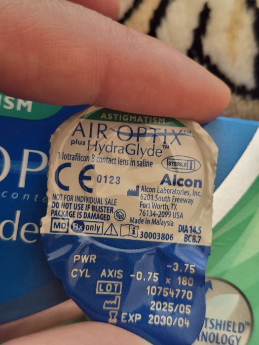 Контактні лінзи Air Optix plus HydraGlyde for Astigmatism  -3.75