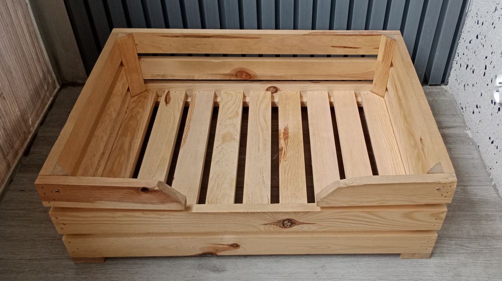 Drewniane legowisko dla psa