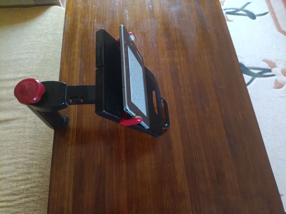 Настольная подставка под планшет