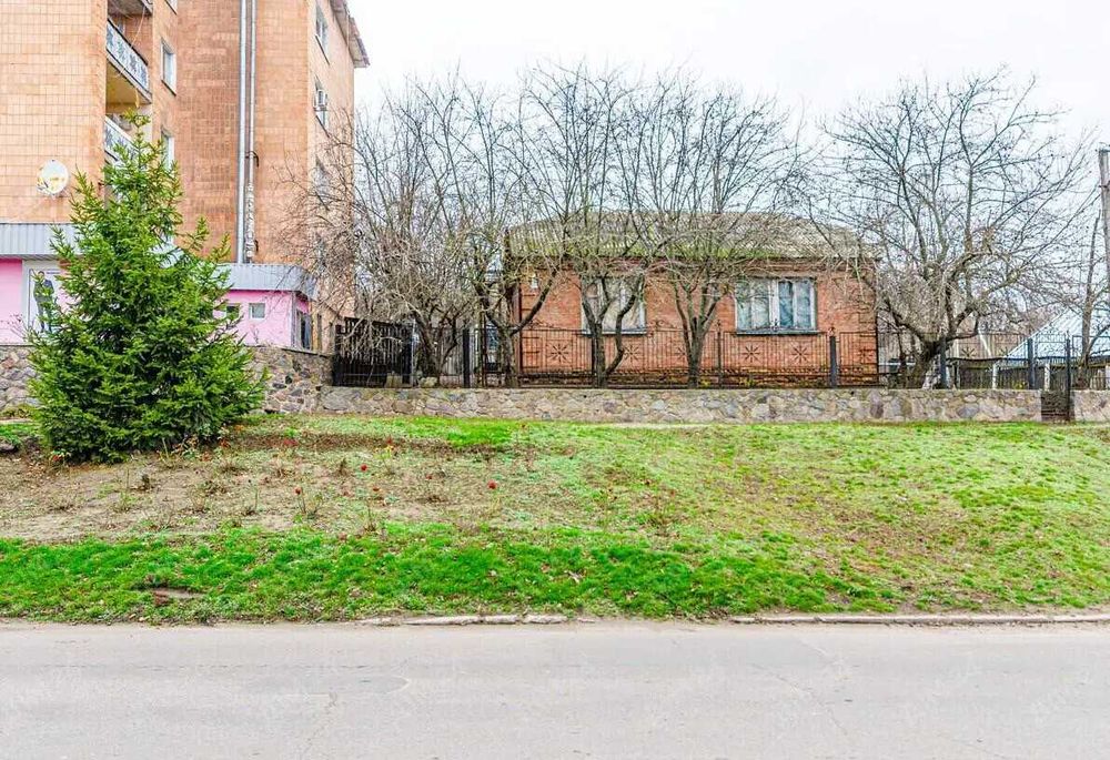 Нові Санжари. Ідеальна локація під комерцію.