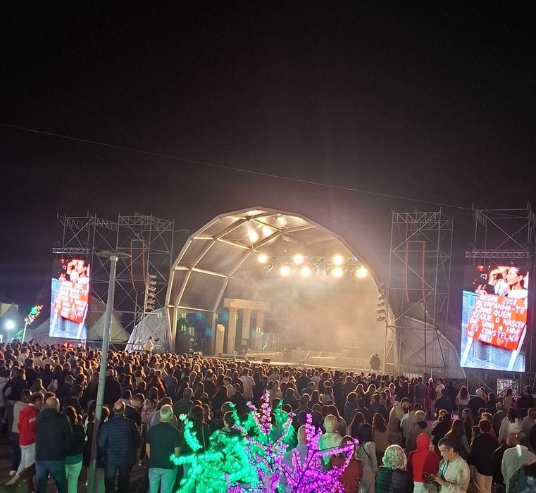 Anime sua festa com o grupo Ta na Laje