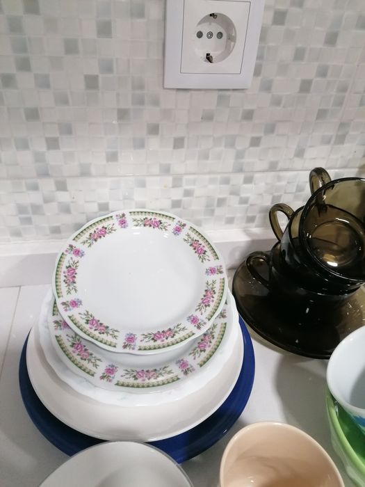 Artigos de cozinha : louça e decoração 68 peças