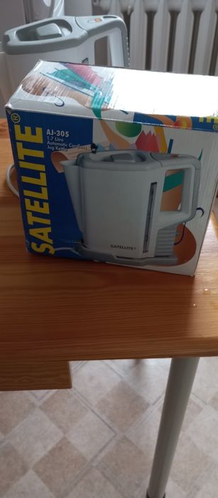 Czajnik bezprzewodowy Satellite 1,7 litra 2200 Watt 1997 rok NOWY