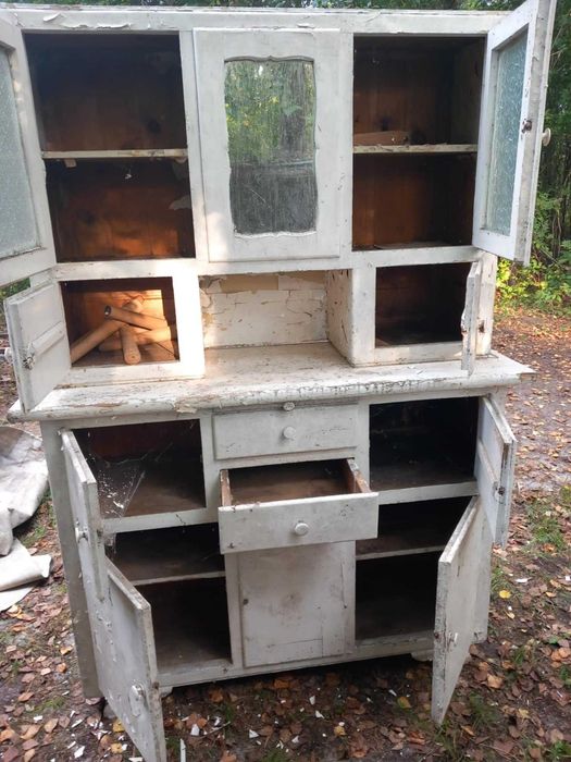 Sprzedam stary kredens