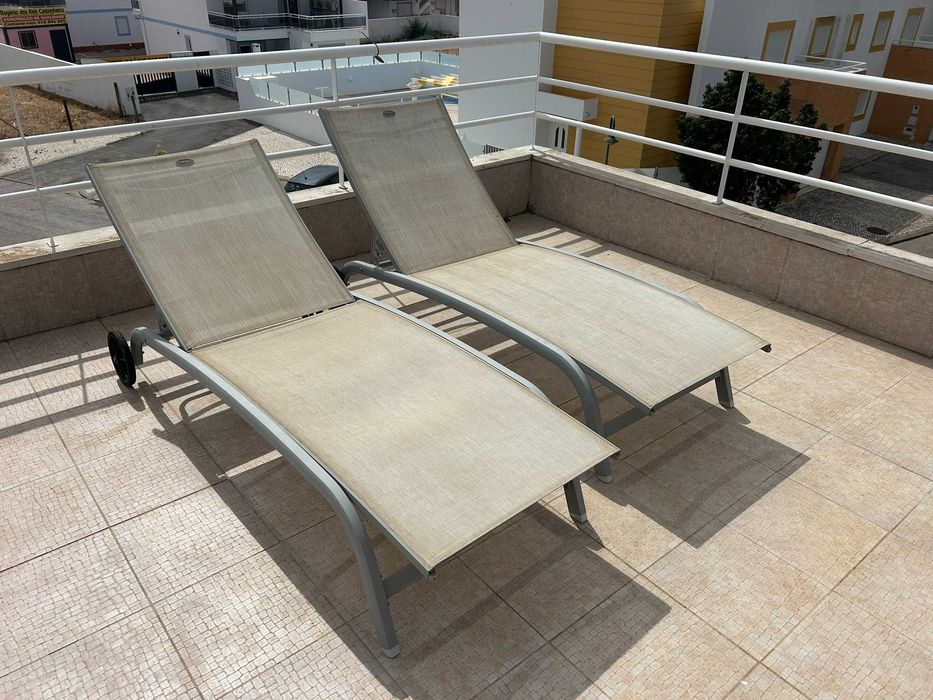 Recheio casa de férias Algarve – camas, sofás, mesas e cadeiras