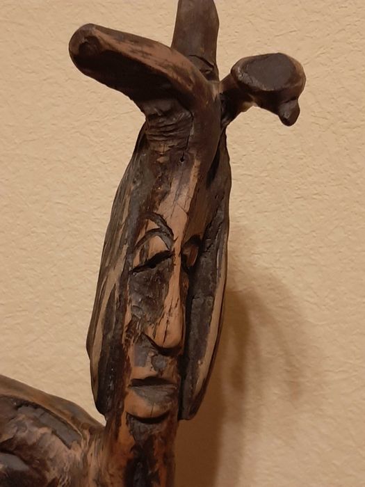 Деревяні авторські скульптури для оформлення і декору приміщення