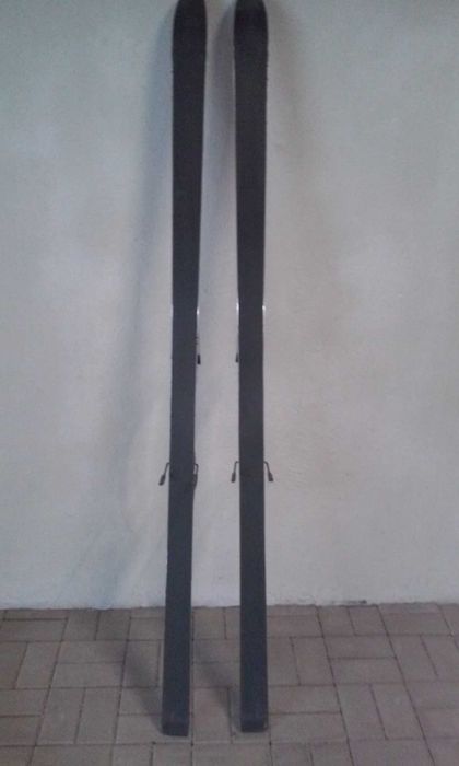 Sprzedam używane narty o długości 187 cm