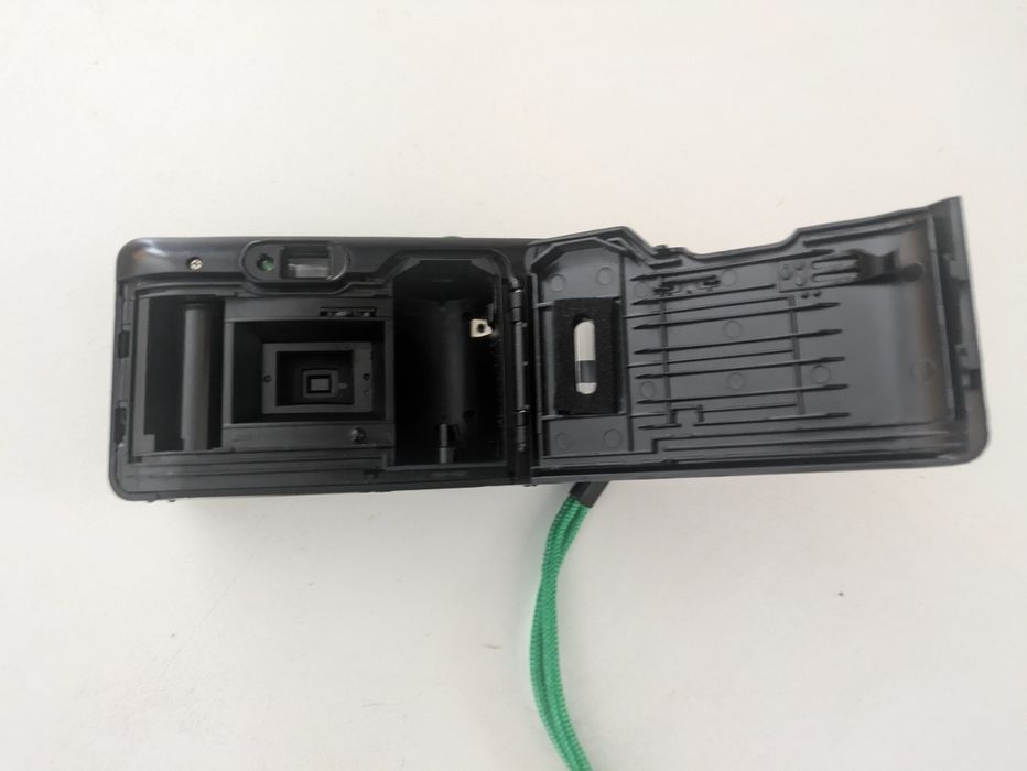 Máquina fotográfica analógica Harman EZ-35