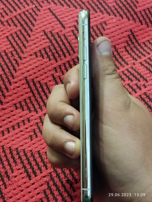 iPhone Xs в гарному стані