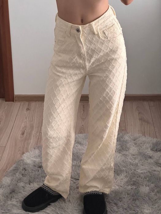 Стильні джинси молочного кольору  Розмір xs-s