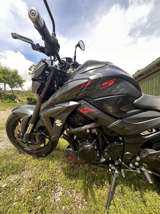Suzuki Gsxs 750 Nacked