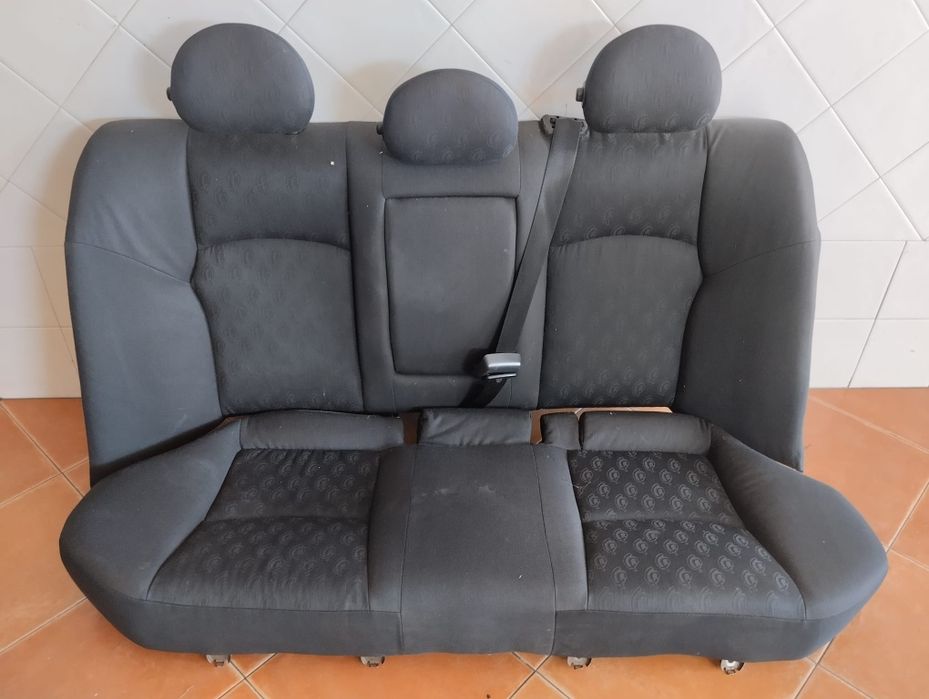 Bancos & Peças Mercedes 220 (Carro)