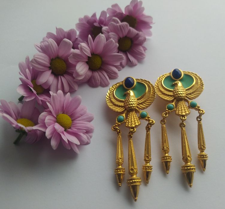 Klipsy zaprojektowane przez Elizabeth Taylor dla Avon