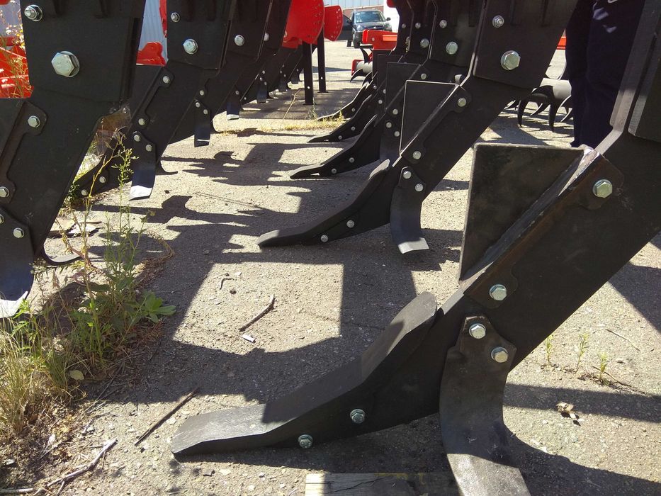 Глибокорозпушувач Subsoiler 400/9 (4м 9 лап)