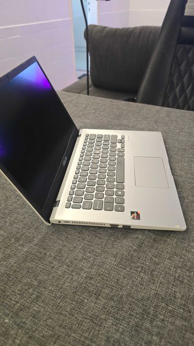 Portátil ASUS Ryzen 5 8GB RAM SSD 256GB Full HD