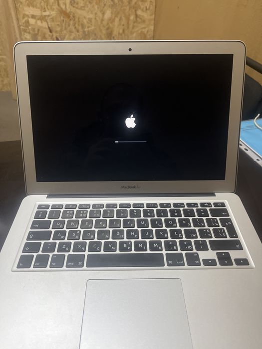 Продам MacBook Air 2015 року