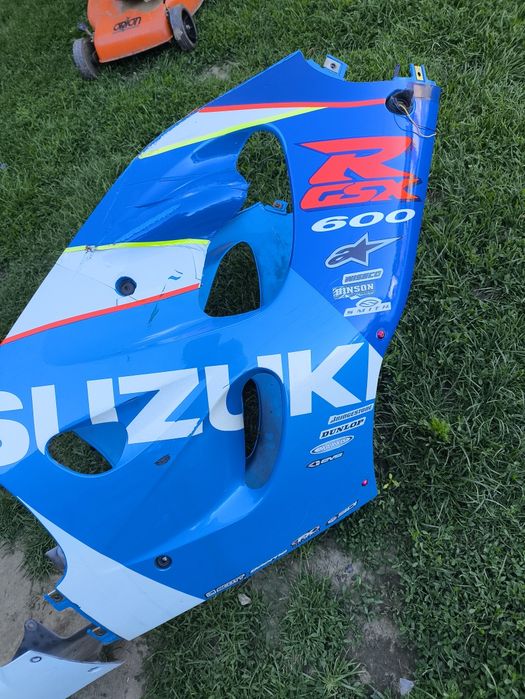 Suzuki GSX-R srad owiewka prawa