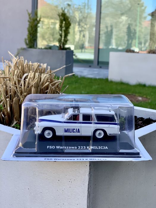 Warsawa 223 Police Polonaise 1/43 -Ist Voiture Police miniature