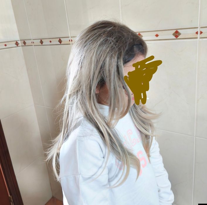 Cabelo sintético loiro castanho 56cm