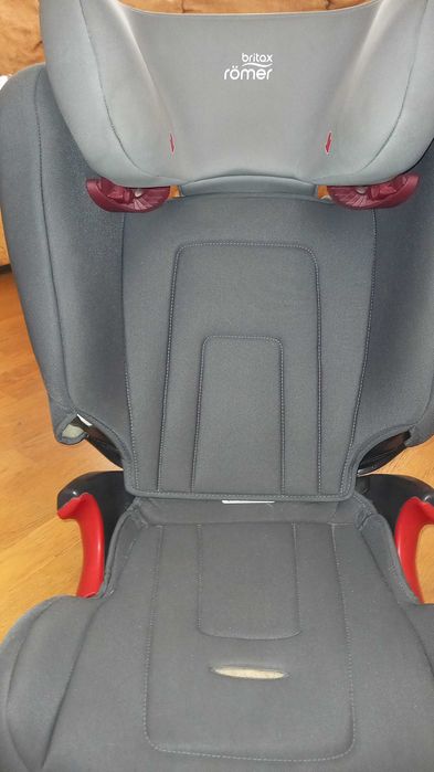 Дитяче автокрісло Britax-Romer KIDFIX 2 R Storm Grey в гарному стані.