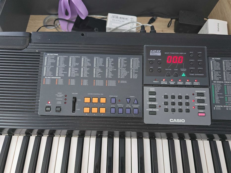 Синтезатор електро піаніно casio