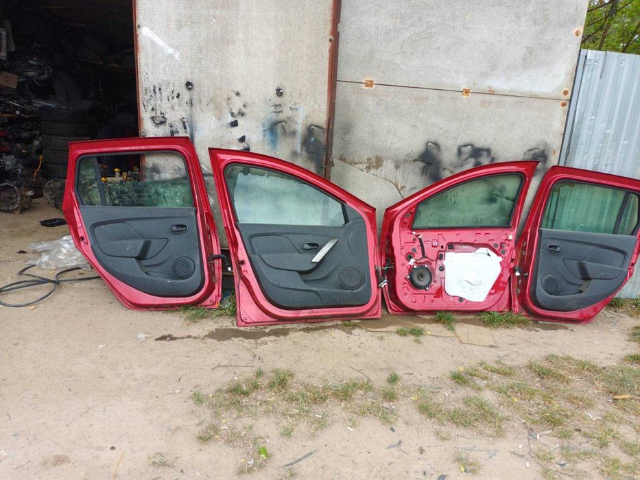 Двери Renault / Dacia Logan MCV Двері задні Дачія Логан  sandero