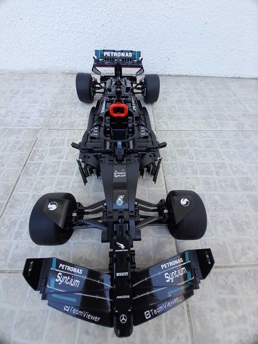 LEGO TECHNIC Mercedes-AMG F1 W14 E Performance