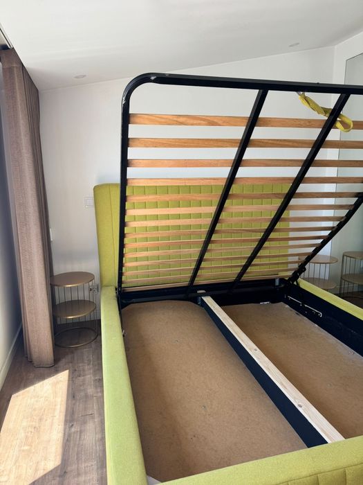 Cama Queen size cor verde