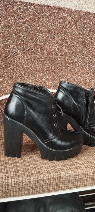 Продам черевики натуральна шкіра.