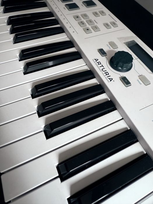 Teclado MIDI Arturia KeyLab Essential 61 – Excelente Estado