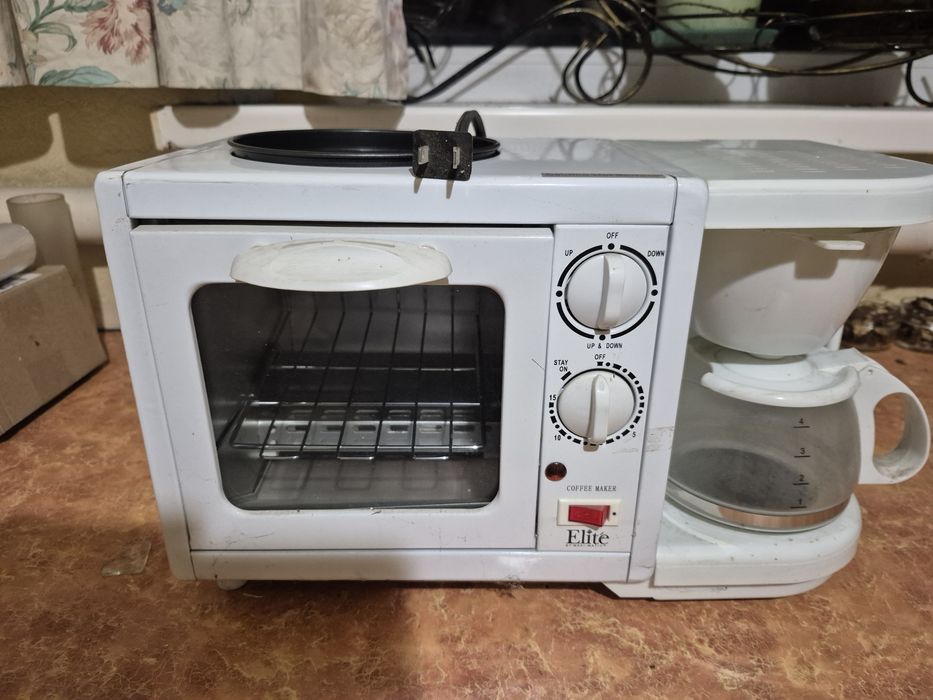 Продам мини кухню - 3 в 1 ( духовка, кавоварка, плита- США) на запчаст