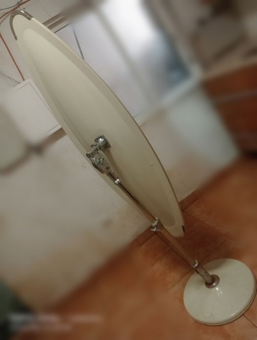 Vendo espelho de alta classe para senhoras e senhores muito elegante e rústico