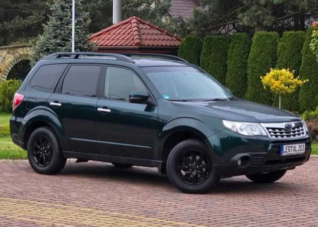 Стекло заднее Разборка Subaru Forester 1 2 3 Розборка Шрот Скло заднє