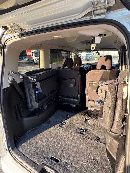Продам Nissan serena