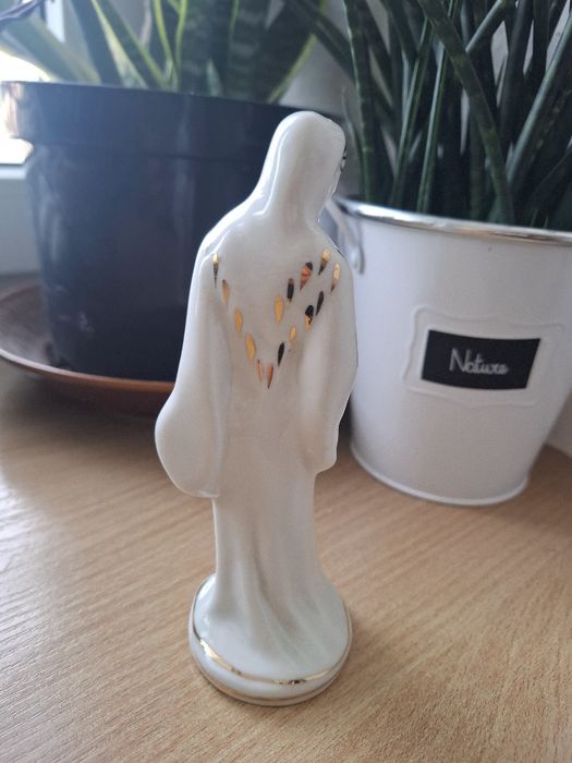 Porcelanowa Figurka.Panna,dama z Porcelany Połonne,lub RumuniaPRL,ZSRR